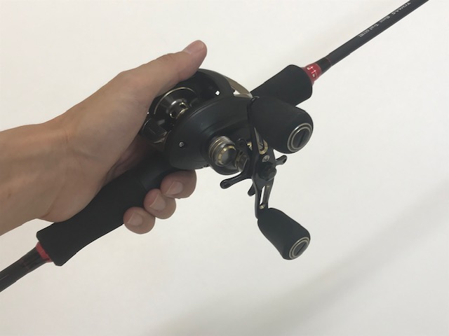 ベイトリール 位置