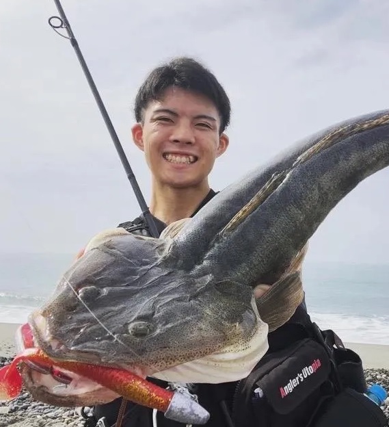 鈴木陸とロッド画像